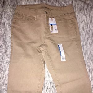 New khaki pant